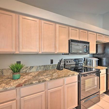 Pet-Friendly Escape With Dock And Kayaks In Cape Coral Villa Exterior photo