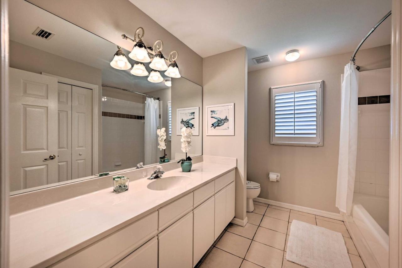 Pet-Friendly Escape With Dock And Kayaks In Cape Coral Villa Exterior photo