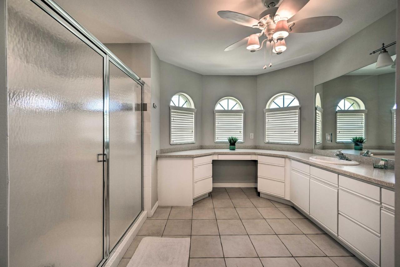 Pet-Friendly Escape With Dock And Kayaks In Cape Coral Villa Exterior photo