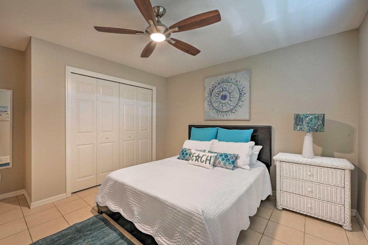 Pet-Friendly Escape With Dock And Kayaks In Cape Coral Villa Exterior photo